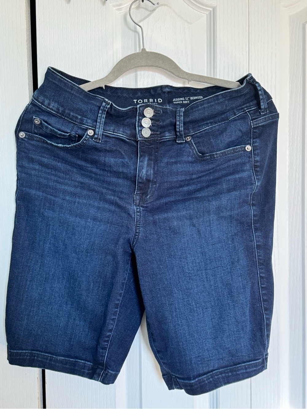 torrid Dark Indigo Stretch Denim Bermuda Jeggings